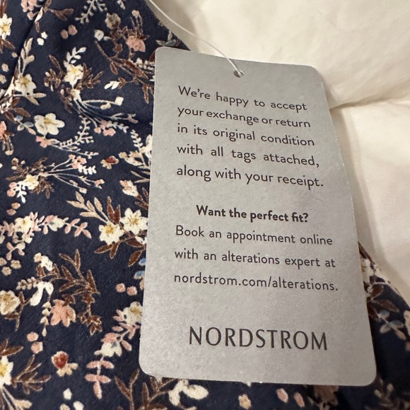 Lush Floral Long Sleeve Dress - NWT - Size M - Picture 8 of 14